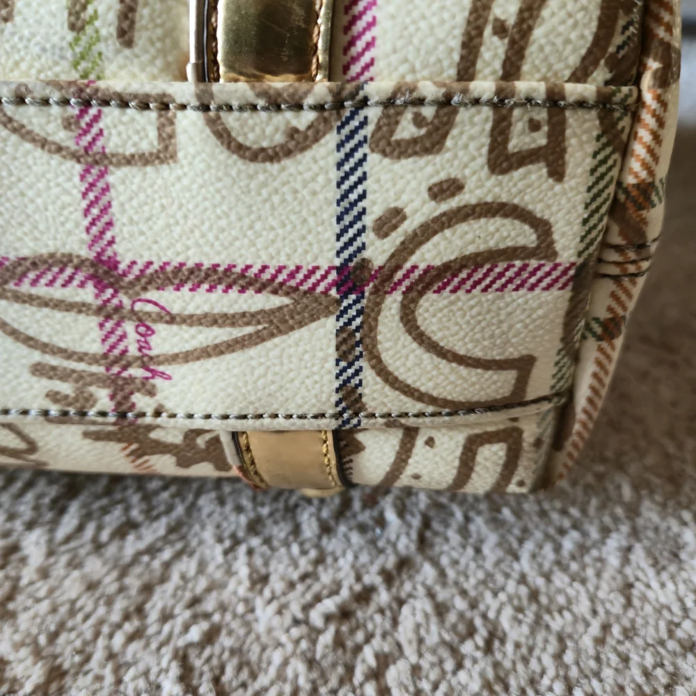 Coach authentic scribble